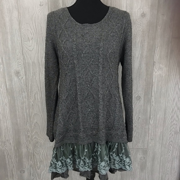 john fashion Sweaters - John fashion sweater with lace and ruffles